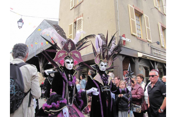 Les mascarades de Clisson au mois de mai Ville de Clisson